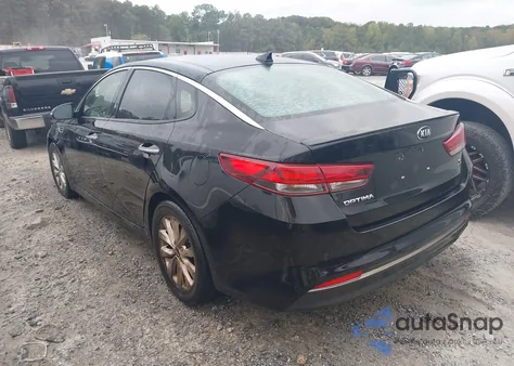 2018 Kia Optima S z USA, uszkodzony, nr VIN 5XXGT4L38JG246863